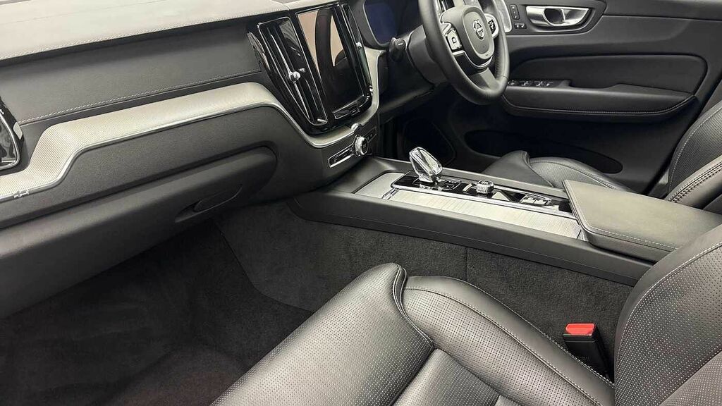 Volvo XC60 Black Edition Ultra, B5 Awd Mild Hybrid, Black #6
