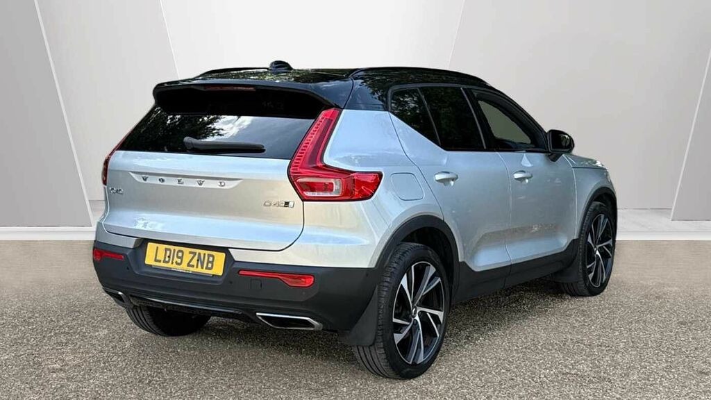 Volvo XC40 D4 Awd R-design Pro Silver #2