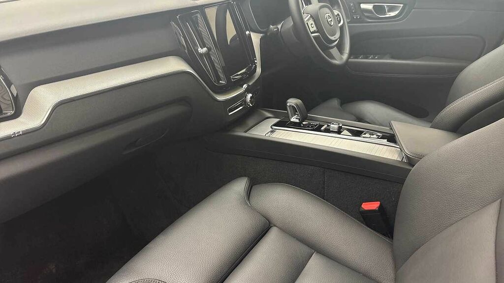 Volvo XC60 B5 P Awd Plus Dark Silver #6