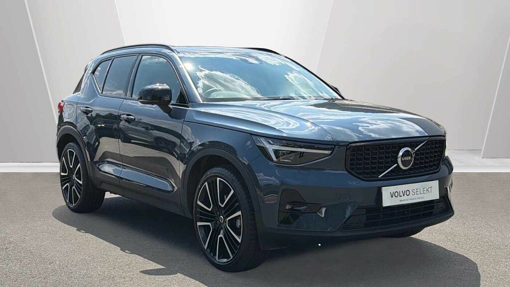 Volvo XC40 B4 P Ultra Dark Blue