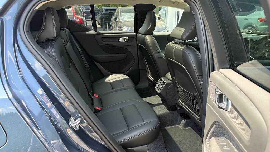 Volvo XC40 B4 P Ultra Dark OW25ZGN Blue #6