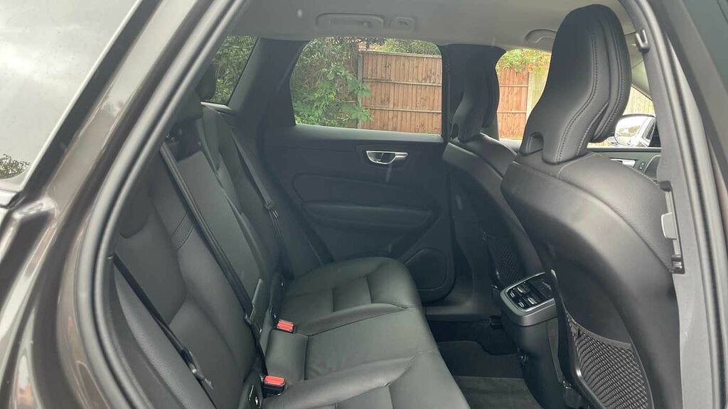 Volvo XC60 2.0 B5p Plus Dark Awd Geartronic Grey #6