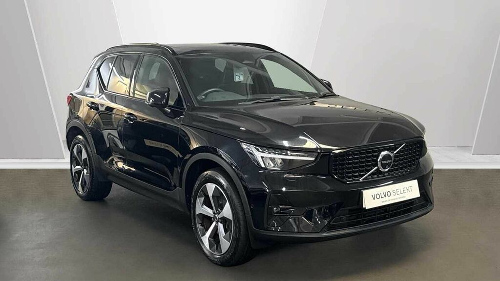 Volvo XC40 Ultimate, B4 Mild Hybrid, Dark Black