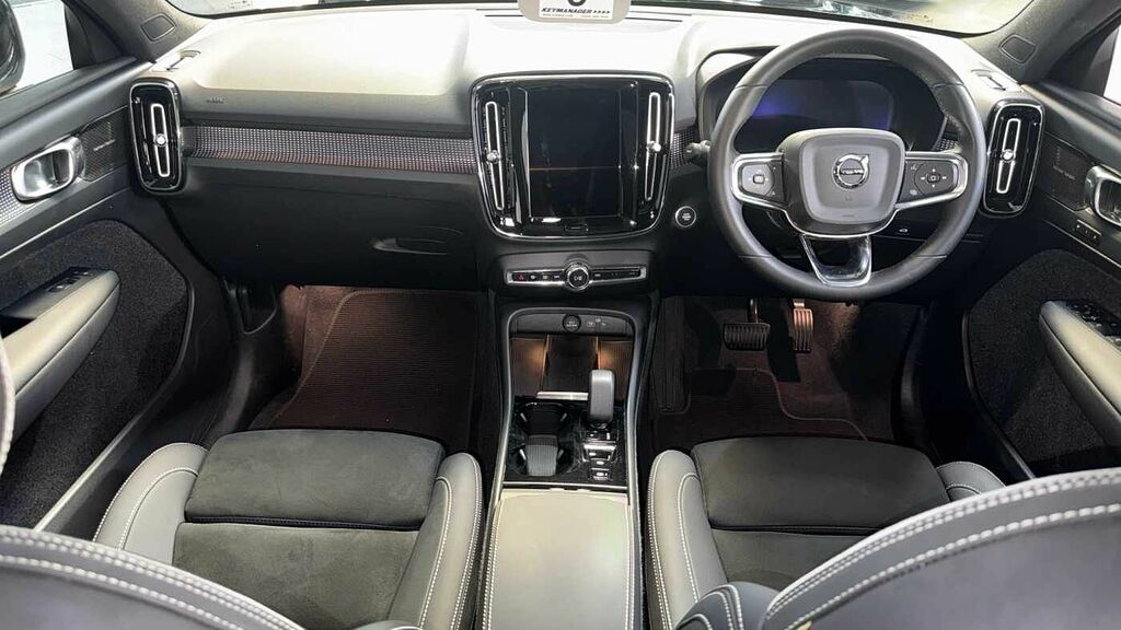Volvo XC40 Ultimate, B4 Mild Hybrid, Dark GJ73LNV Black #5