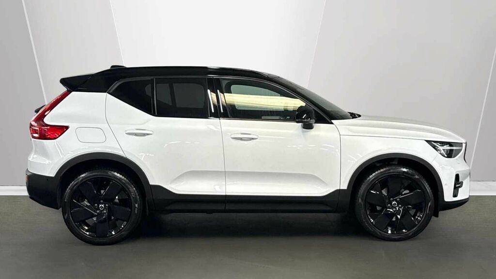 Volvo XC40 Black Edition Ultra, B3 Mild Hybrid, LV26FSU White #3