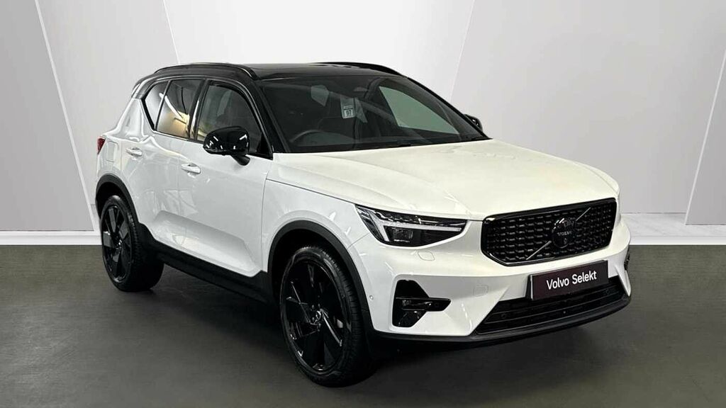Volvo XC40 Black Edition Ultra, B3 Mild Hybrid, LV26FSU White