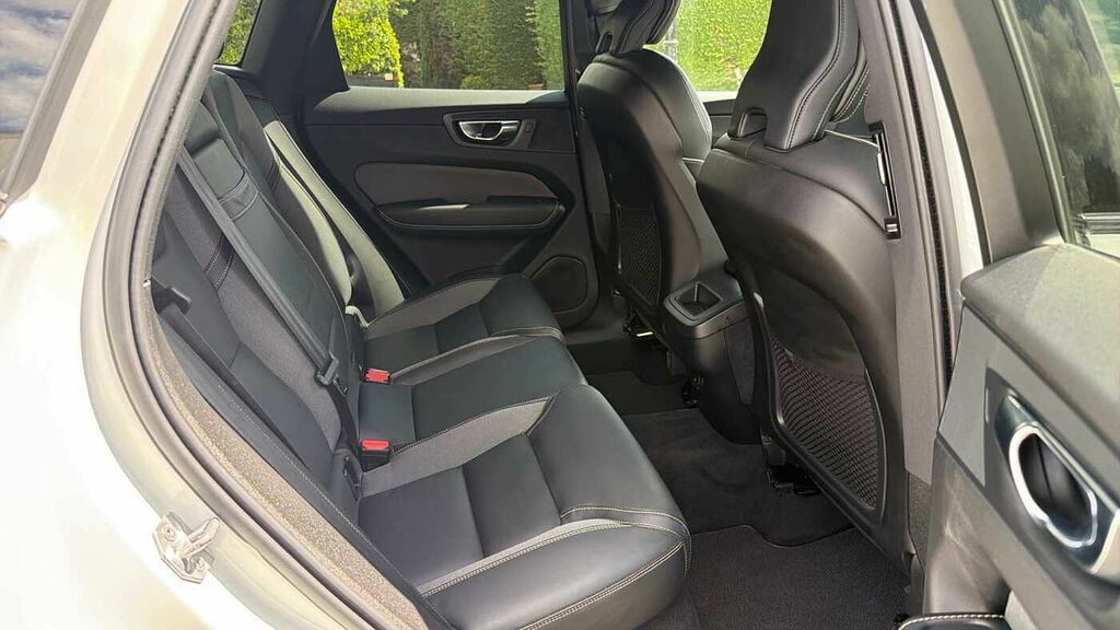 Volvo XC60 R-design, B5 Mild Hybrid Grey #6