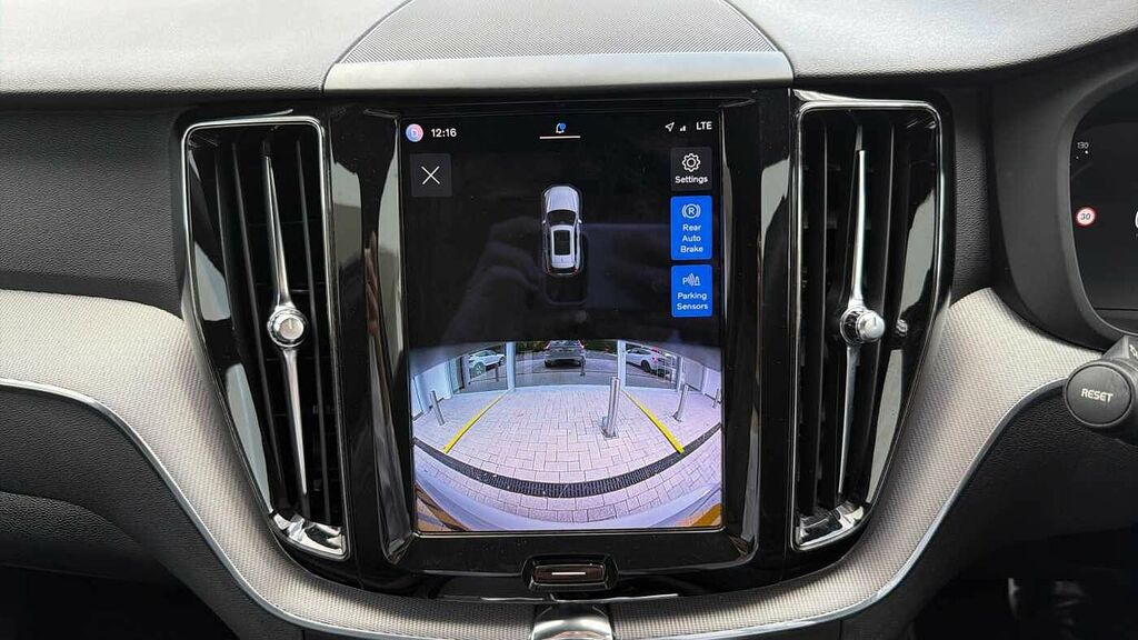 Volvo XC60 R-design, B5 Mild Hybrid Grey #17