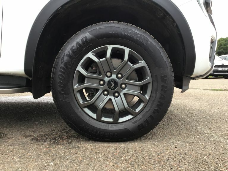 Ford Ranger Pick Up Double Cab Wildtrak 2.0 Ecoblue 205 ML73KBZ White #4