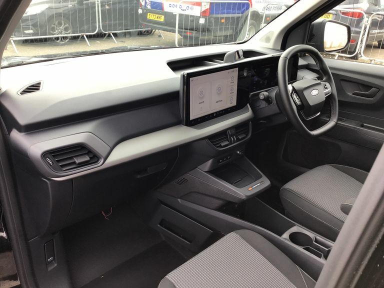 Ford Transit Courier 100Kw 46Kwh Trend Van Black #3