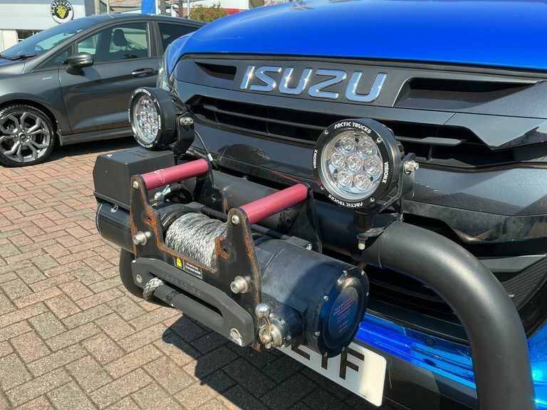 Isuzu D-Max 1.9Tdi V-cross Double Cab Red #10