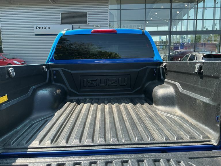 Isuzu D-Max 1.9Tdi V-cross Double Cab Red #9