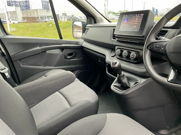 Renault Trafic Ll30 Blue Dci 130 Advance Safety Van White #12