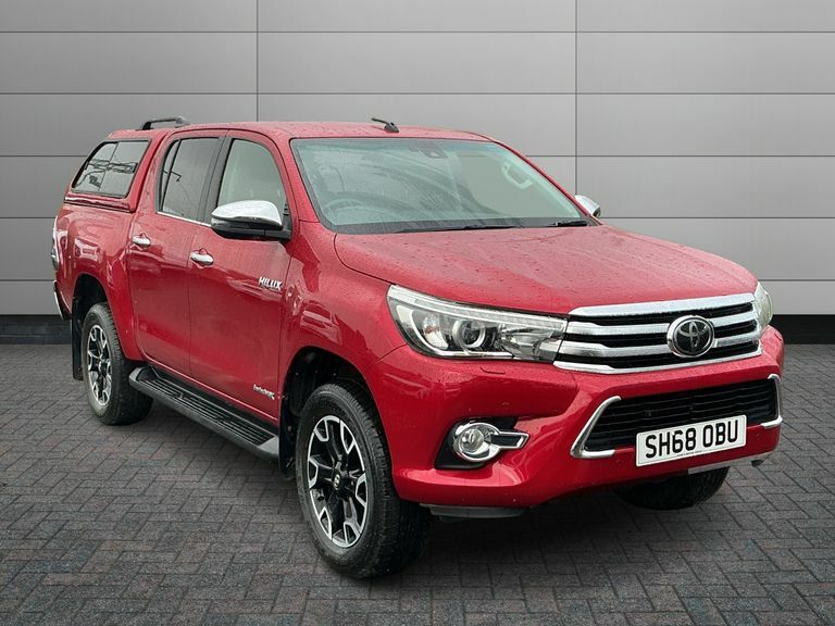 Toyota HILUX 2.4 D-4d Invincible X Dcab Pick Up Red