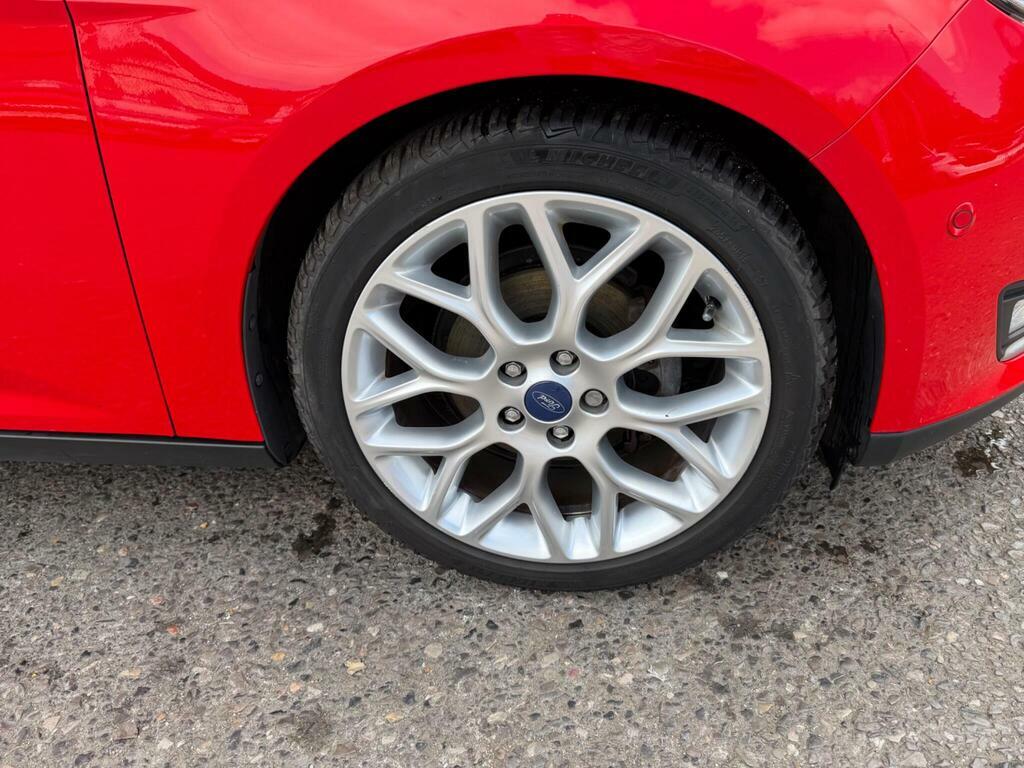 Ford Focus 1.5 Tdci Titanium X Euro 6 S S Red #3
