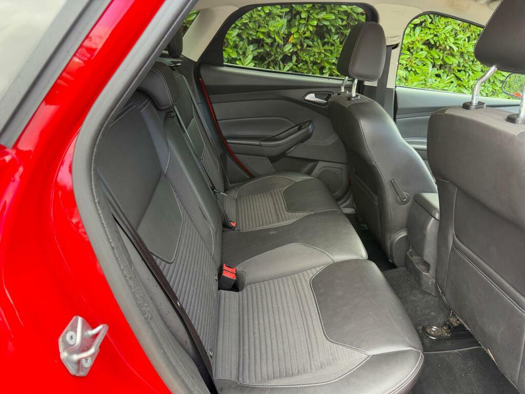 Ford Focus 1.5 Tdci Titanium X Euro 6 S S Red #5