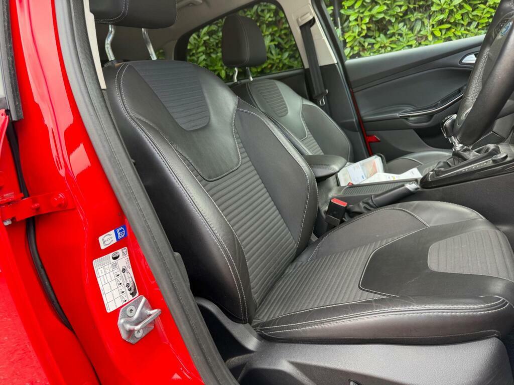 Ford Focus 1.5 Tdci Titanium X Euro 6 S S Red #4