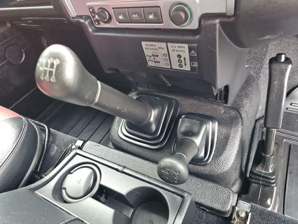 Land Rover Defender 90 90 Xs Station Wagon Tdci 2.2 Grey #31