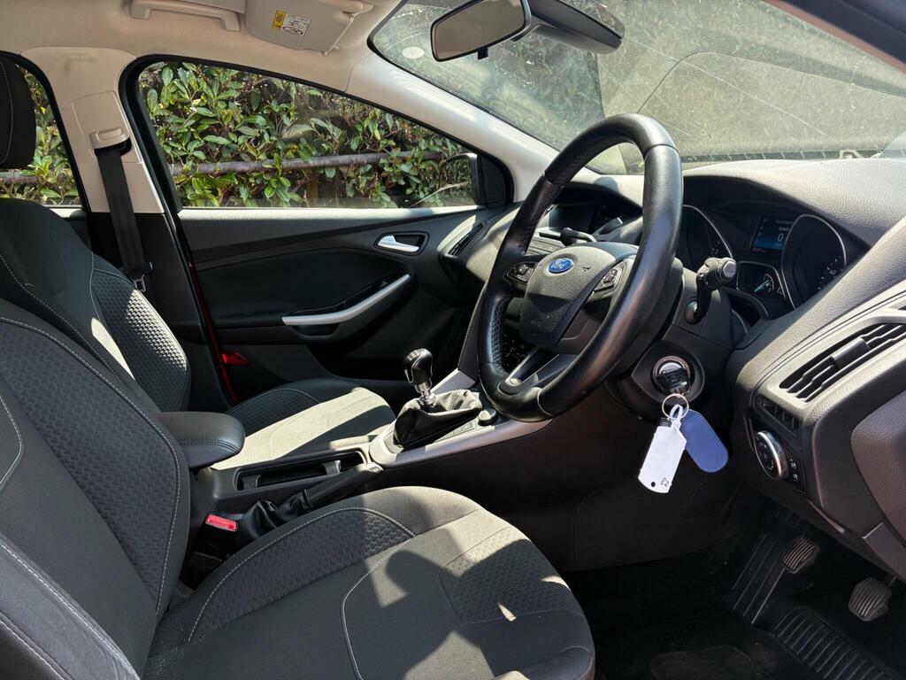 Ford Focus 1.0T Ecoboost Zetec Euro 6 S S Red #5