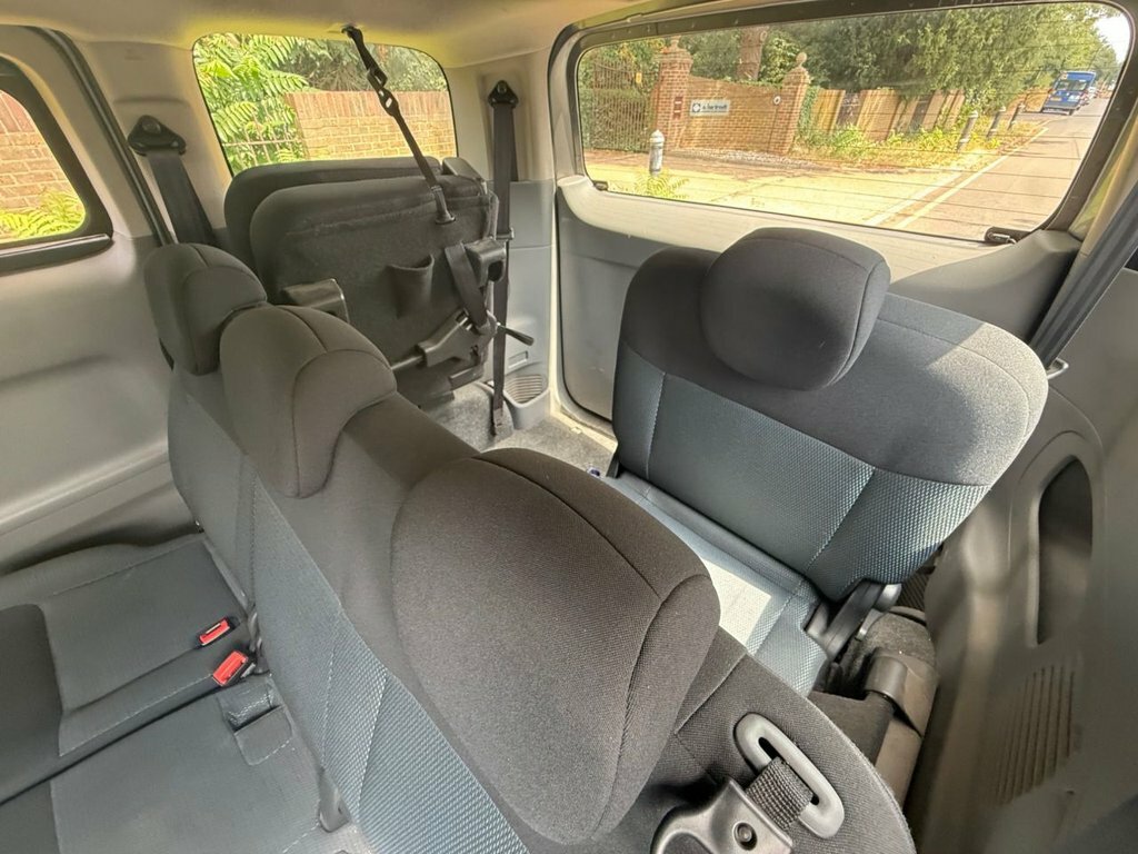 Nissan e-NV200 Panel Van White #15