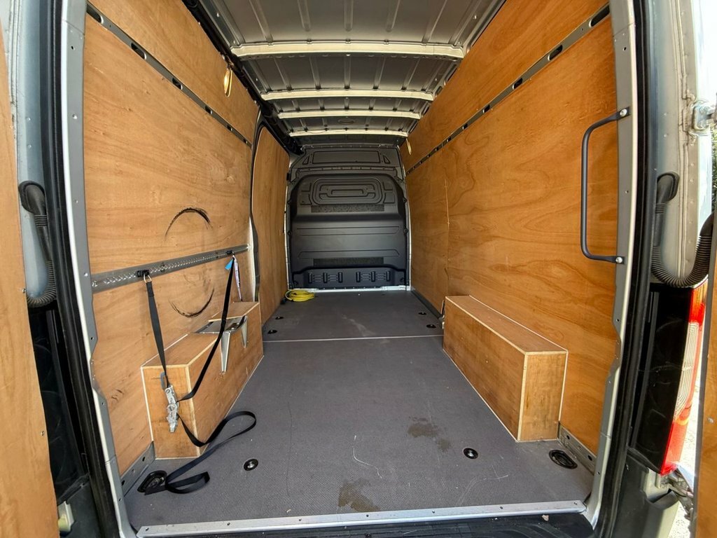 Mercedes-Benz eSprinter 85Kw 55Kwh Progressive Van 80Kw Charger  #9