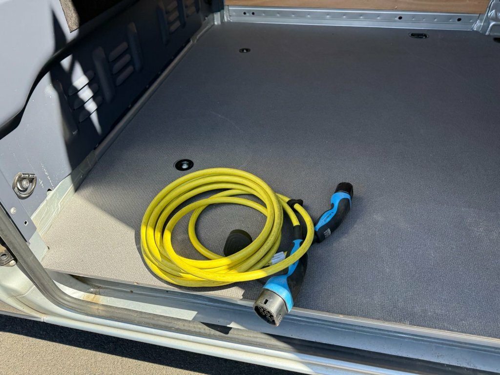 Mercedes-Benz eSprinter 85Kw 55Kwh Progressive Van 80Kw Charger  #10