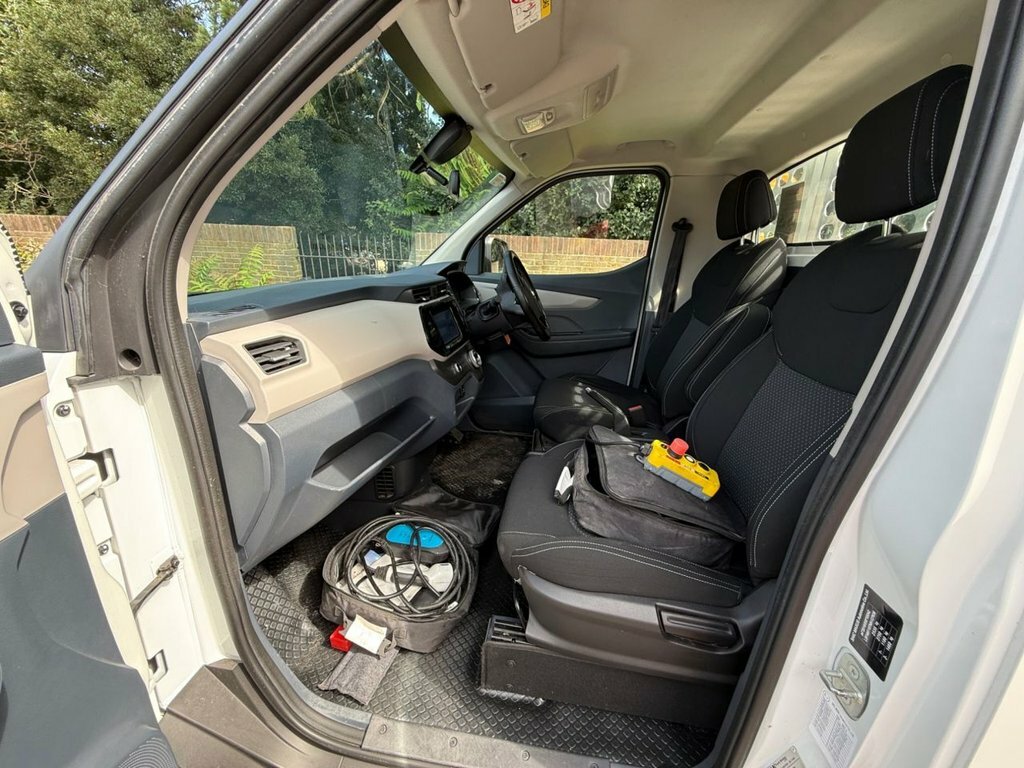 Maxus eDeliver 3 50.23Kwh Fwd L1 White #8