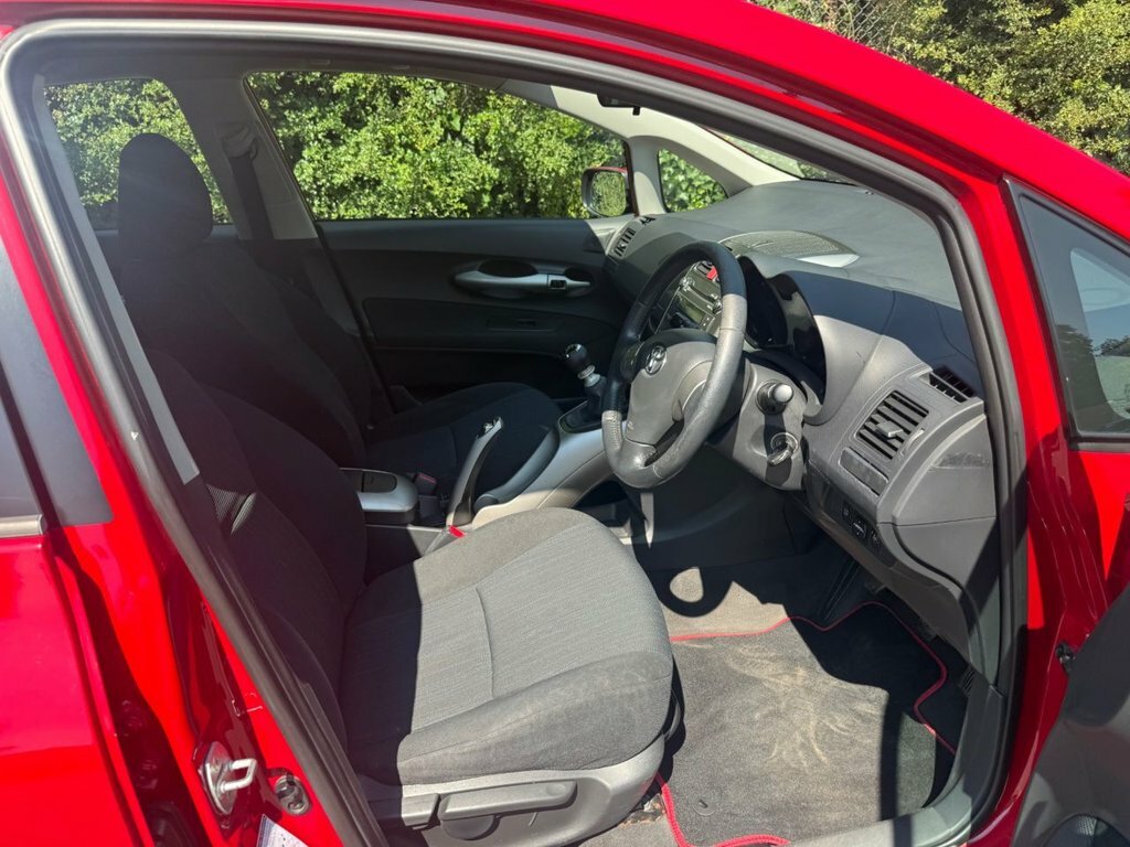 Toyota Auris T Spirit Vvt-i Mm Grey #19