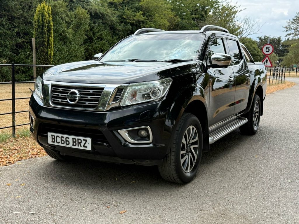 Nissan Navara 2.3L Tekna Black #2