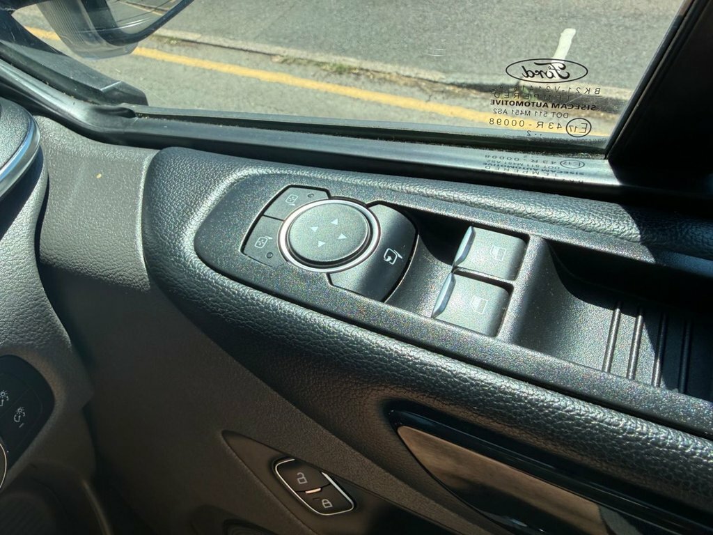 Ford Tourneo Custom 2L Titanium Silver #20