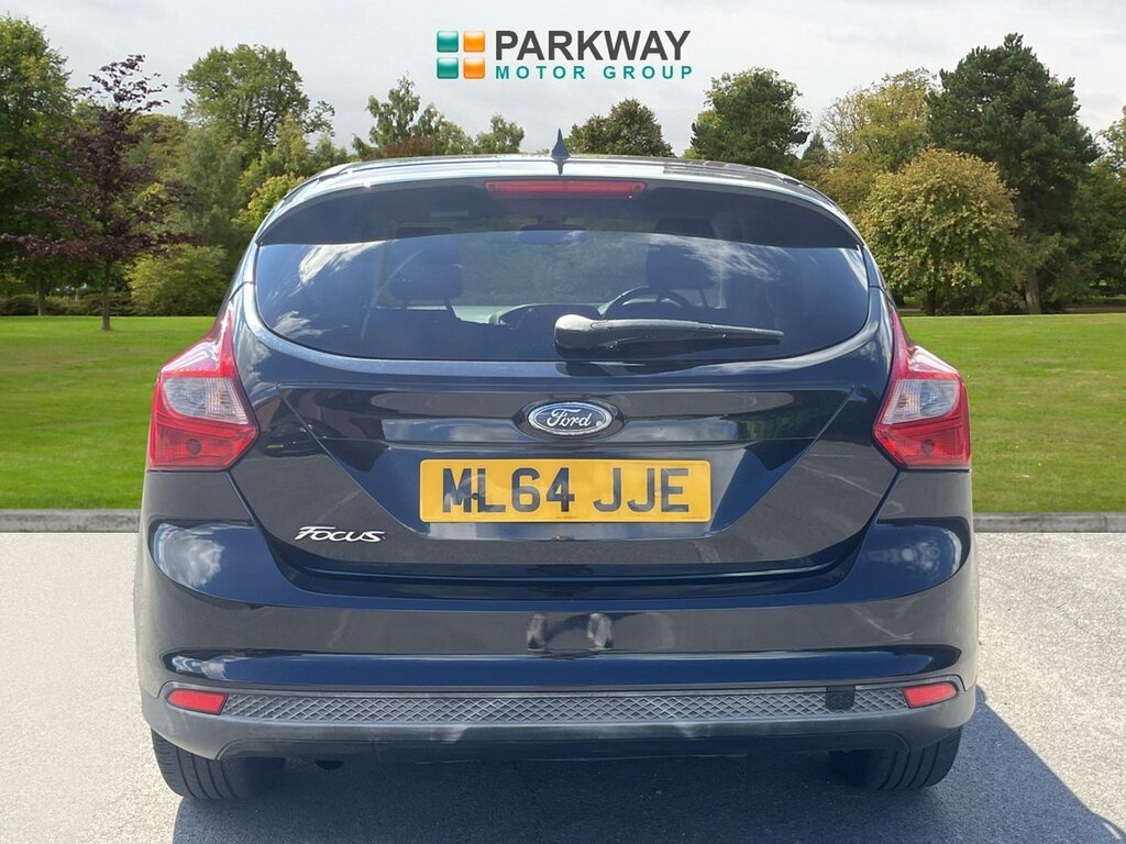 Ford Focus Hatchback Black #5