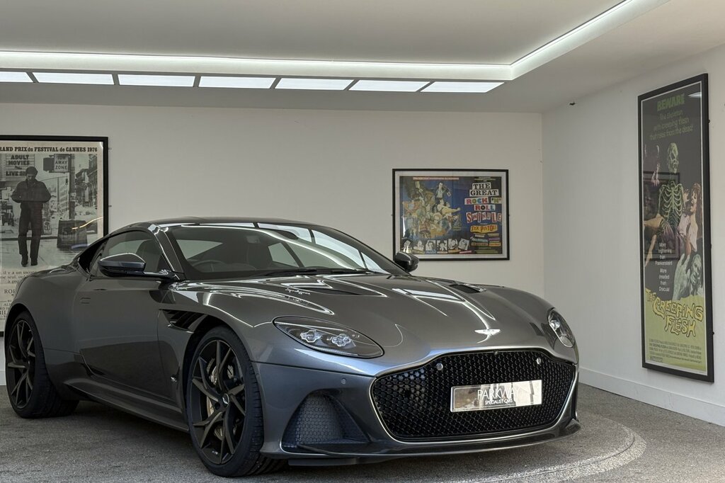 Aston Martin DBS V12 Superleggera Silver