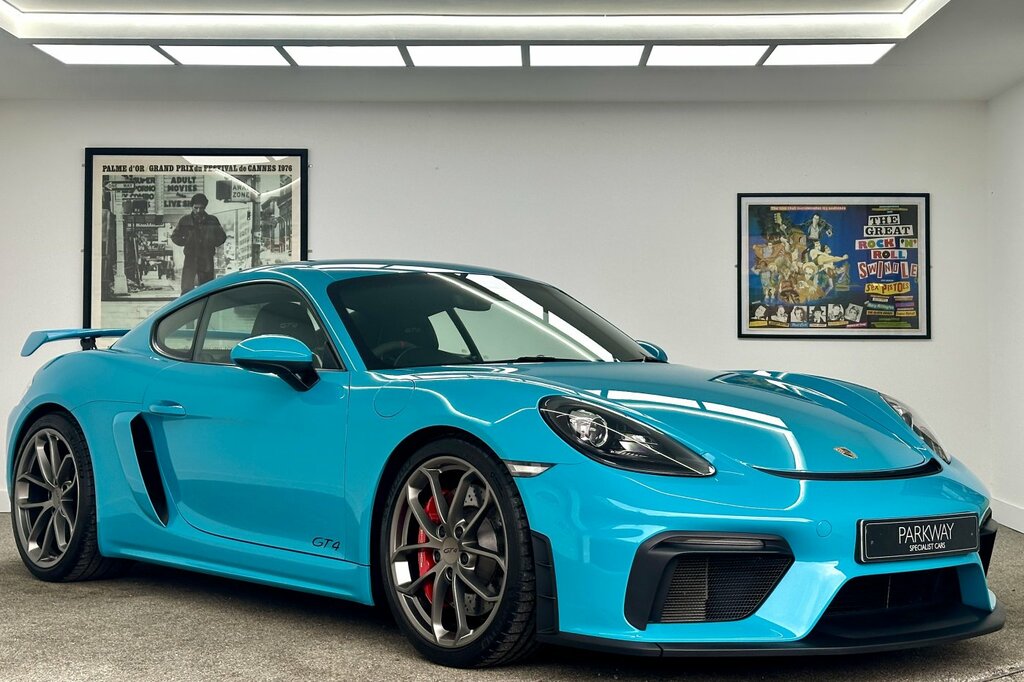 Porsche Cayman Cayman Gt4 White #17