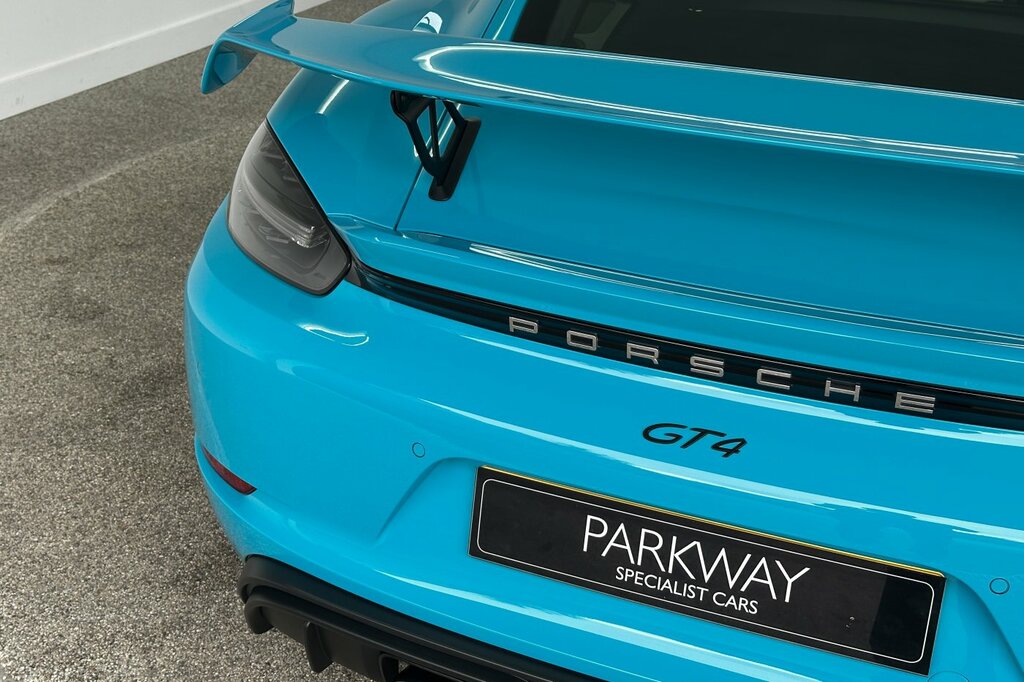 Porsche Cayman Cayman Gt4 White #24