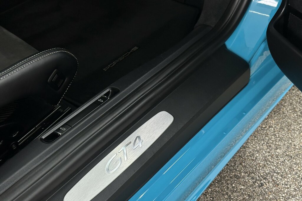 Porsche Cayman Cayman Gt4 White #23