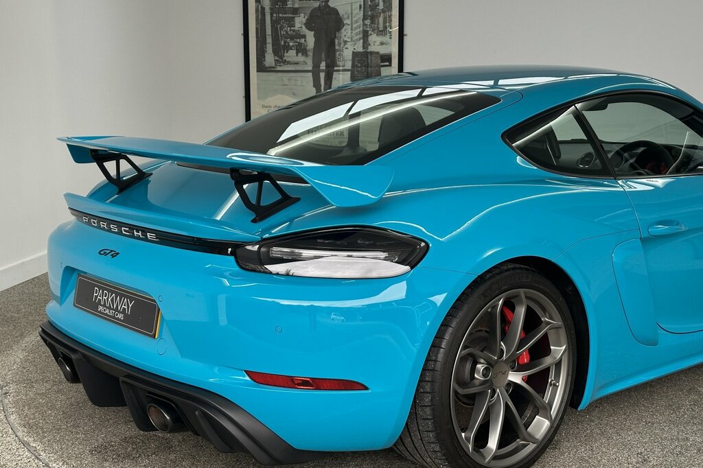 Porsche Cayman Cayman Gt4 White #26