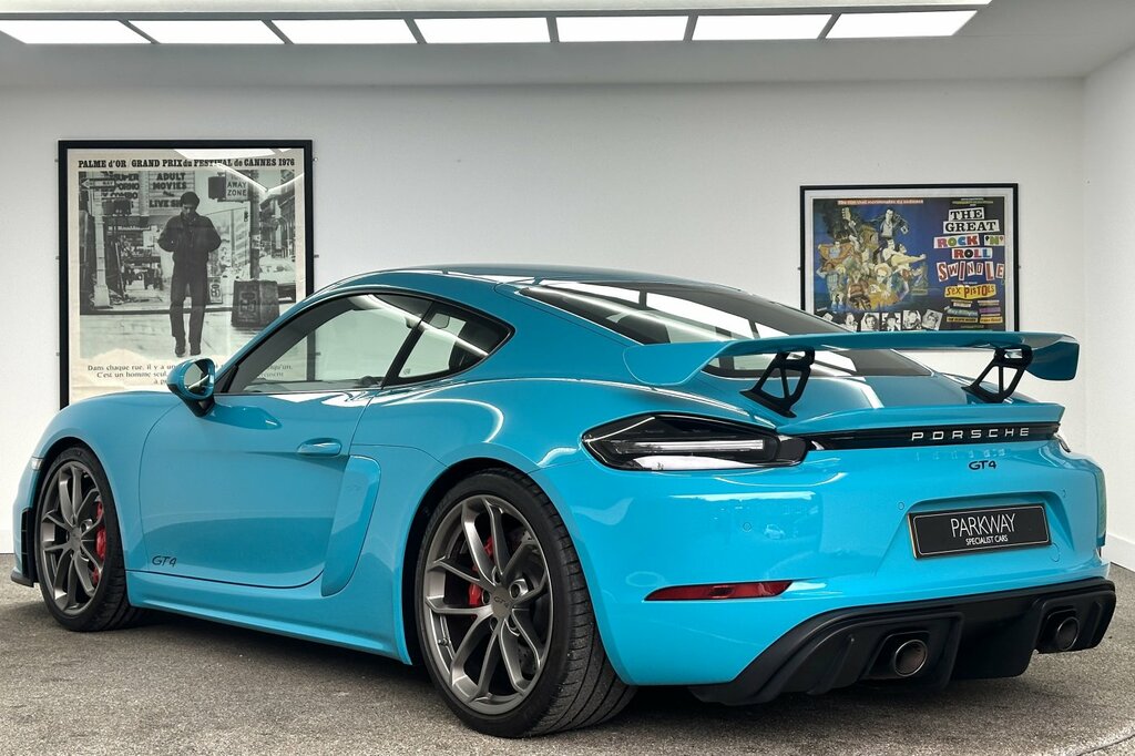 Porsche Cayman Cayman Gt4 White #25