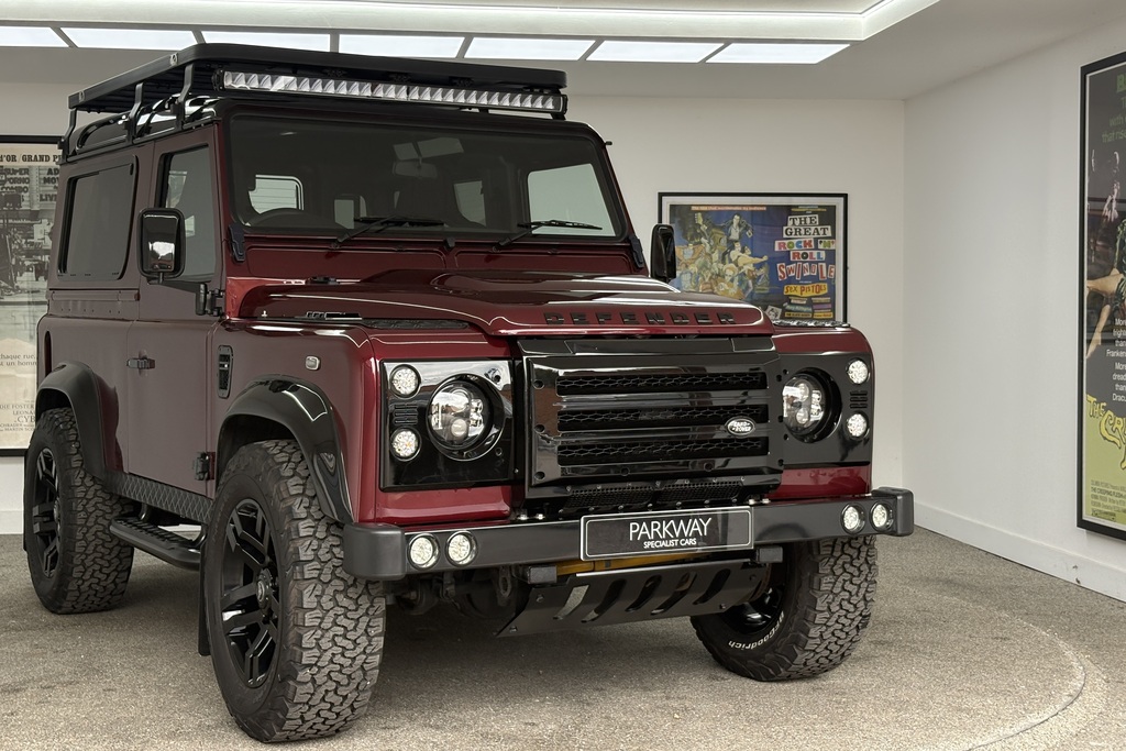 Land Rover Defender 90 2.2 Tdci Urban Red