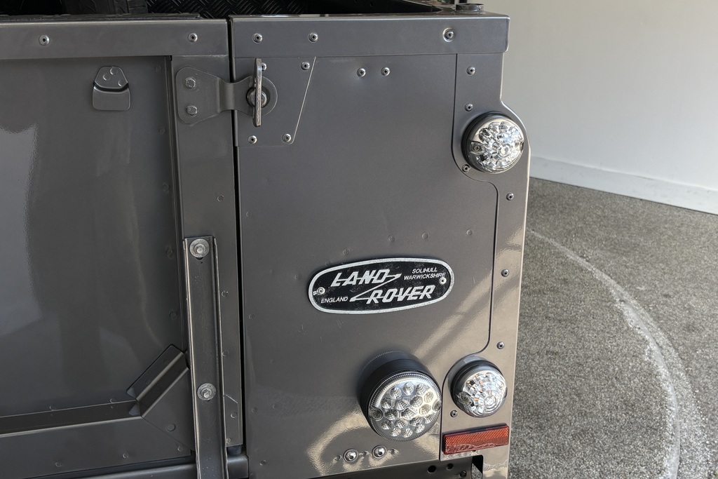 Land Rover Defender 110 Suv Grey #15