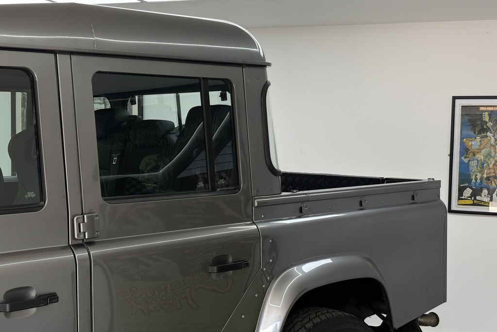 Land Rover Defender 110 Suv Grey #14
