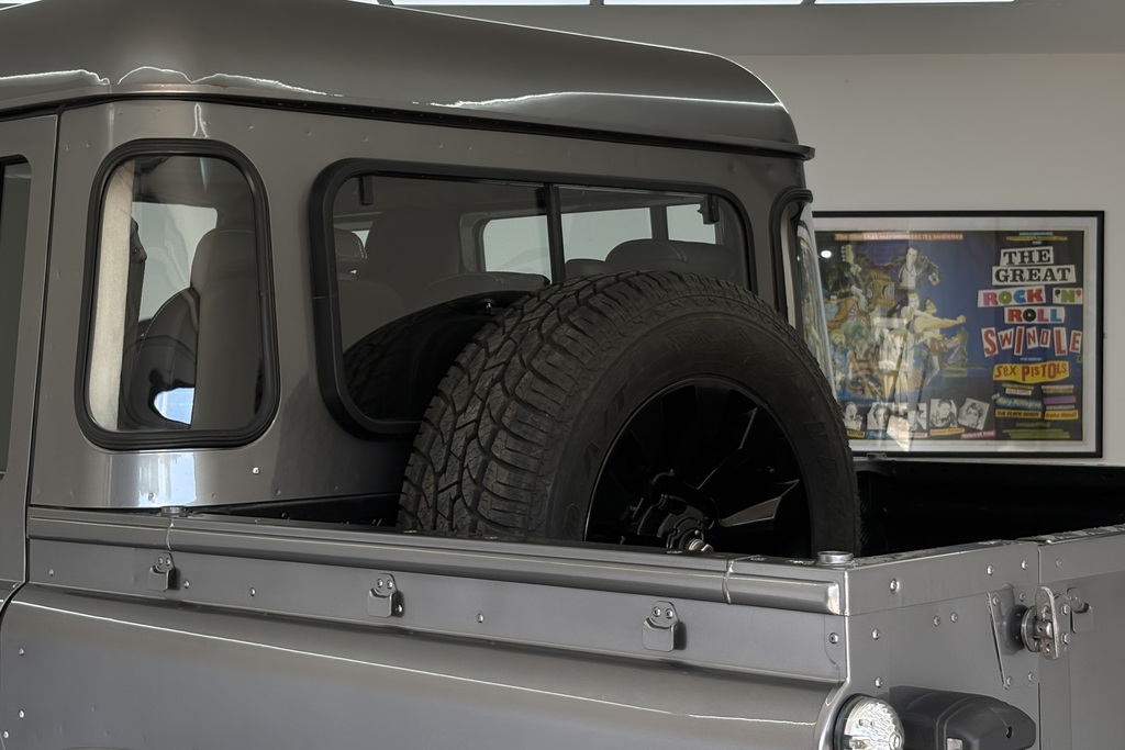 Land Rover Defender 110 Suv Grey #16