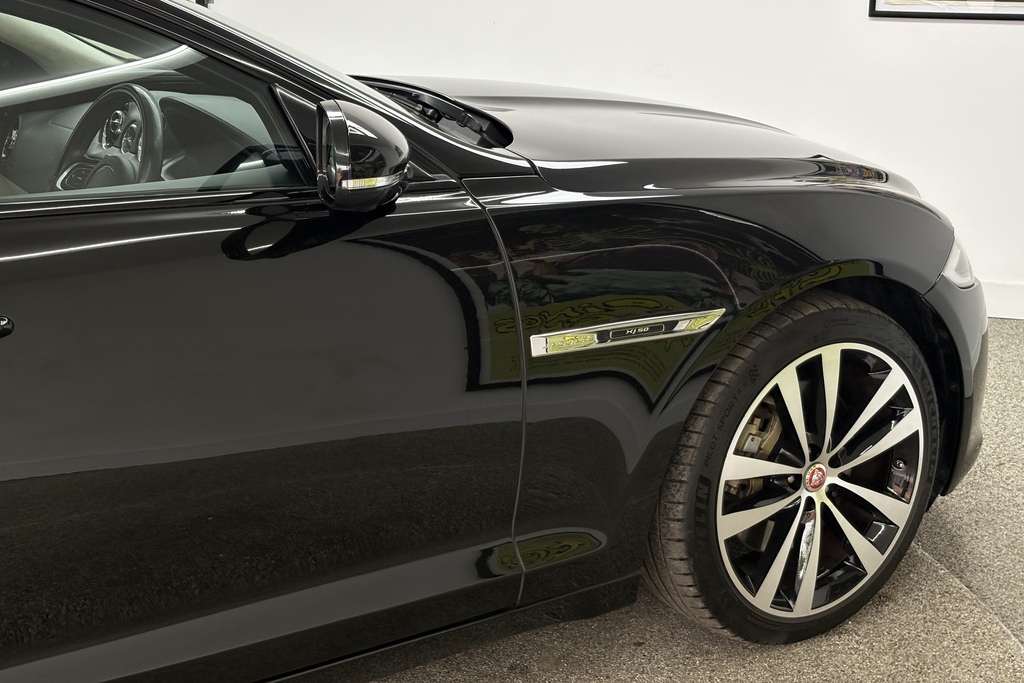 Jaguar XJ D V6 Portfolio #10