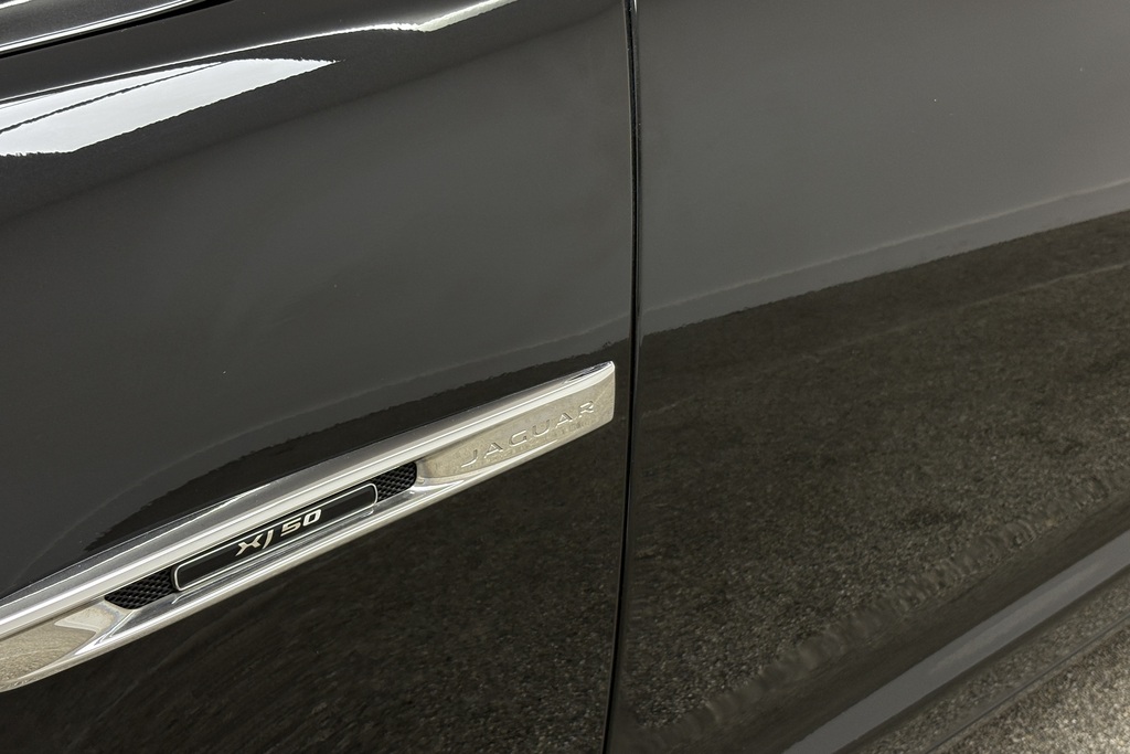 Jaguar XJ D V6 Portfolio #8