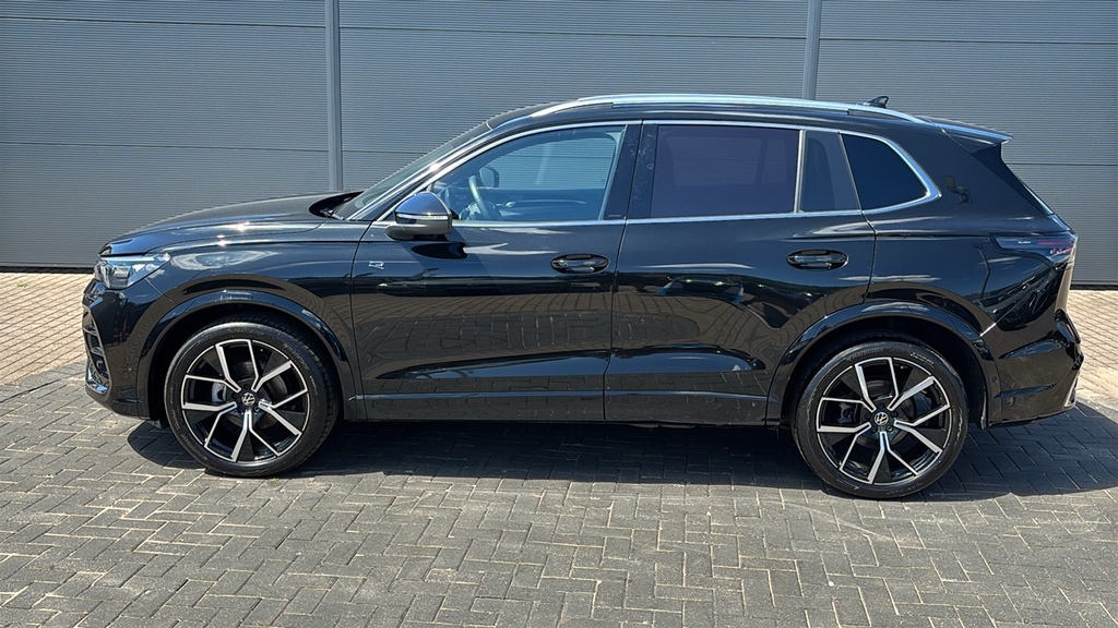Volkswagen Tiguan 1.5 Etsi 150 R-line Dsg 150 Ps KR25OUP Black #4