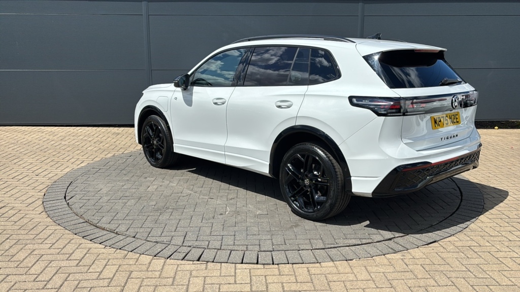 Volkswagen Tiguan 1.5 Tsi 272 Ehybrid R-line Dsg 272 Ps White #3