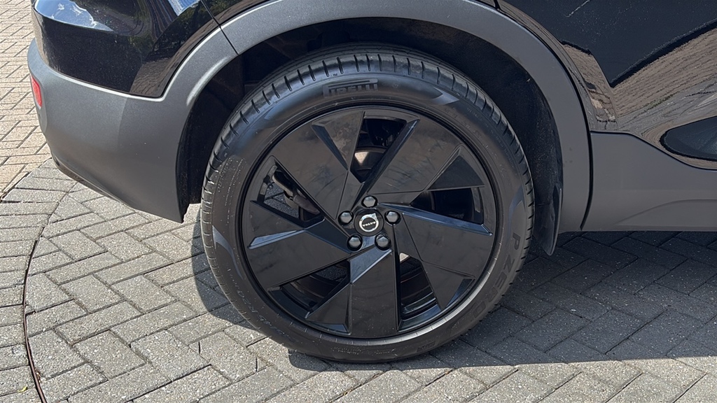 Volvo XC40 2.0 B4p Plus Black Edition 197 Ps Black #5