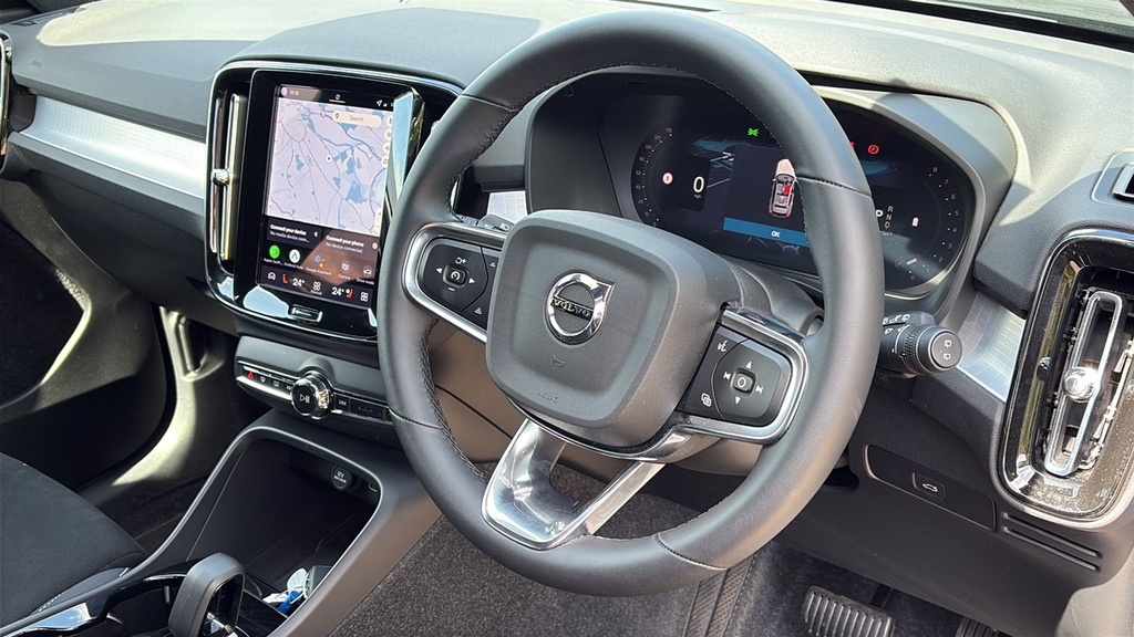 Volvo XC40 2.0 B4p Plus Black Edition 197 Ps Black #6