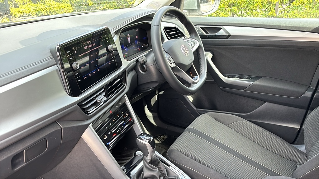 Volkswagen T-Roc 1.5 Tsi Match Dsg 150 Ps GF75CLY Silver #2