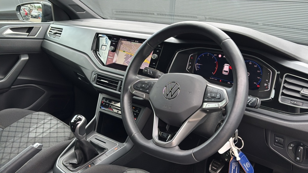 Volkswagen Polo 1.0 Tsi R-line 95 Ps Black #6