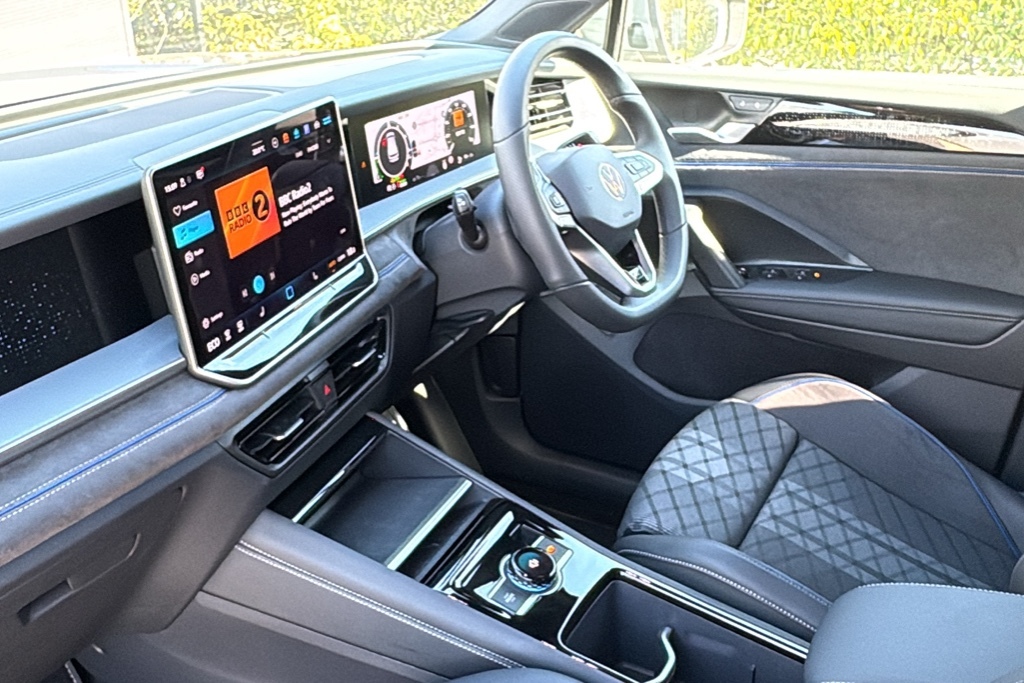 Volkswagen Tayron 1.5 Tsi Ehybrid R-line Dsg6 204 Ps Grey #2